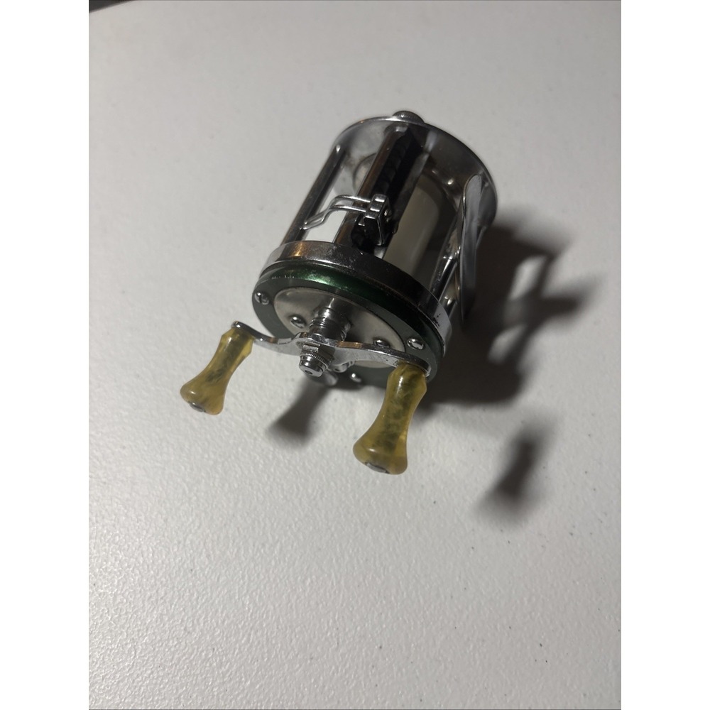 Vintage Shakespeare Marhoff 1964 Casting Reel Great Condition Priced To Move